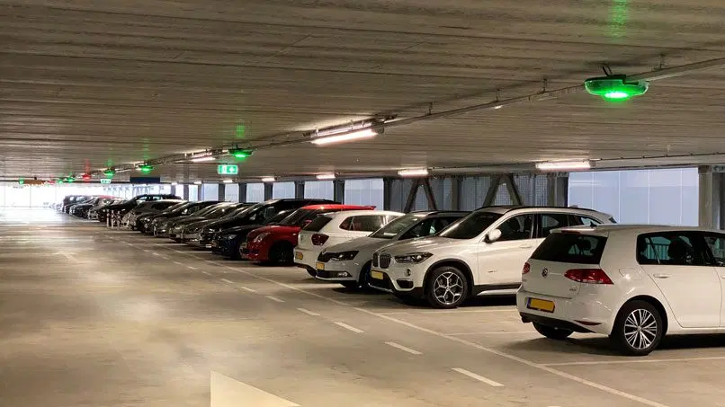 پارکینگ ماشین