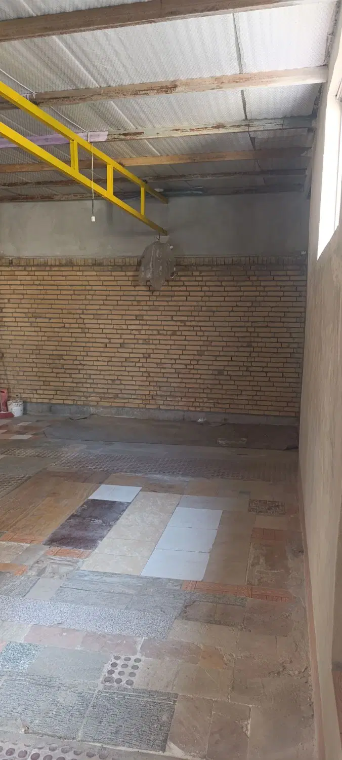 انباری ۷۰ متری در عباسی