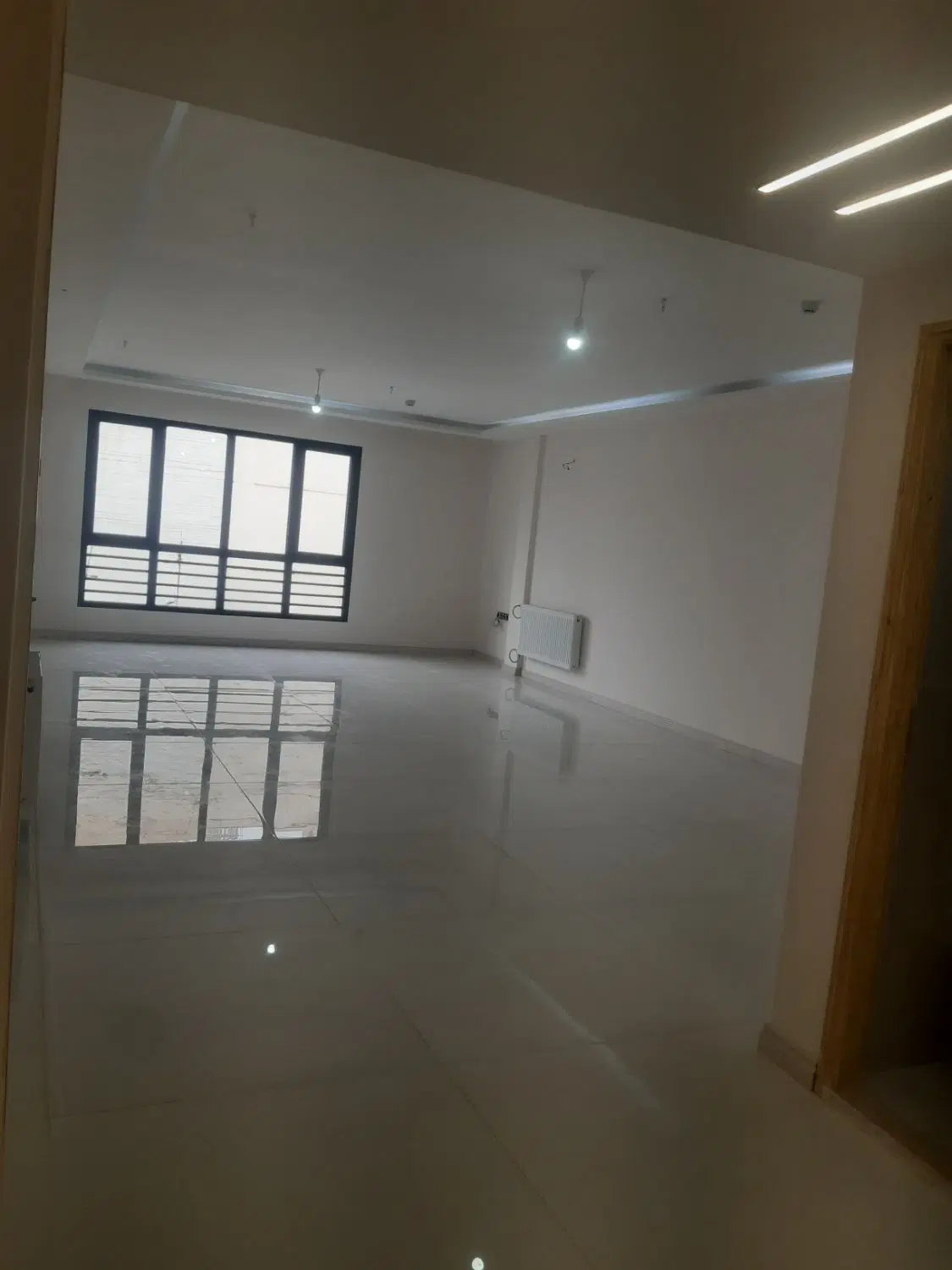 وکیل آباد59 ،اوایل شریف، طبقه 5، فول امکانات