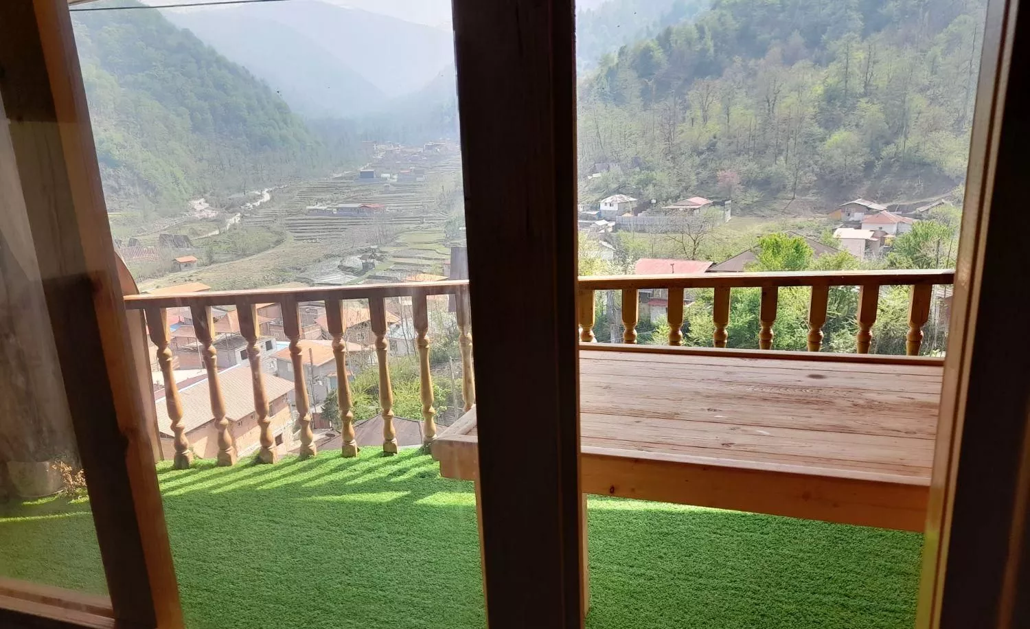 کلبه چوبی جنگلی جکوزی دار اطراف سدلفور
