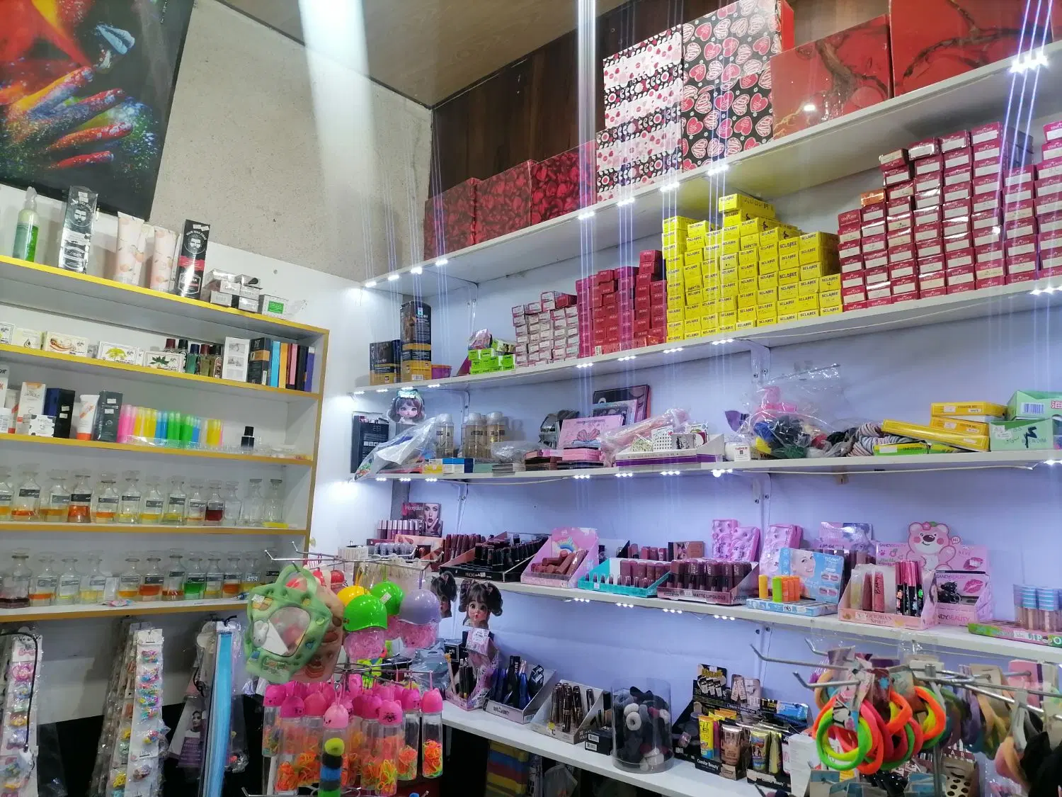 واگذاری مغازه آرایشی و اکسوسری