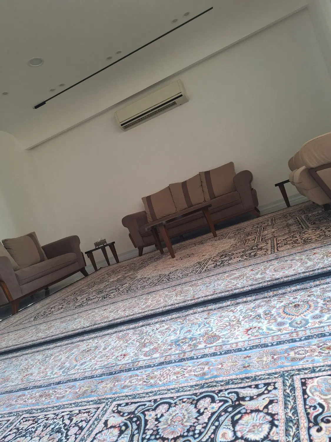 فروش خانه مسکونی و تجاری