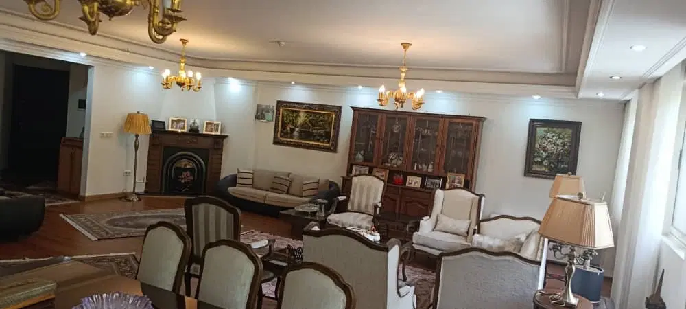 ۲۱۵ متر در محدوده نیاوران