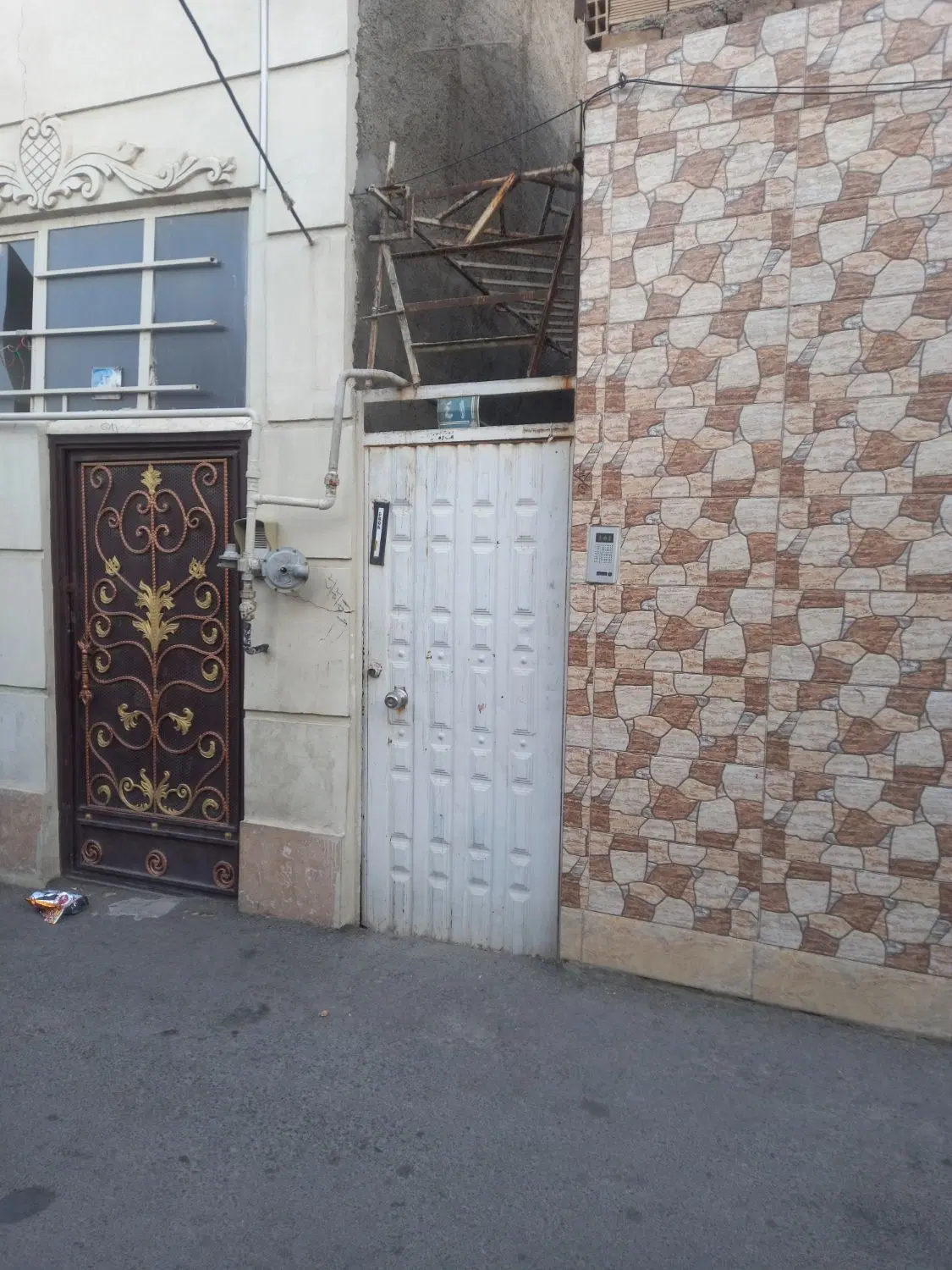 خانه پشت قواره ۴۲ متری