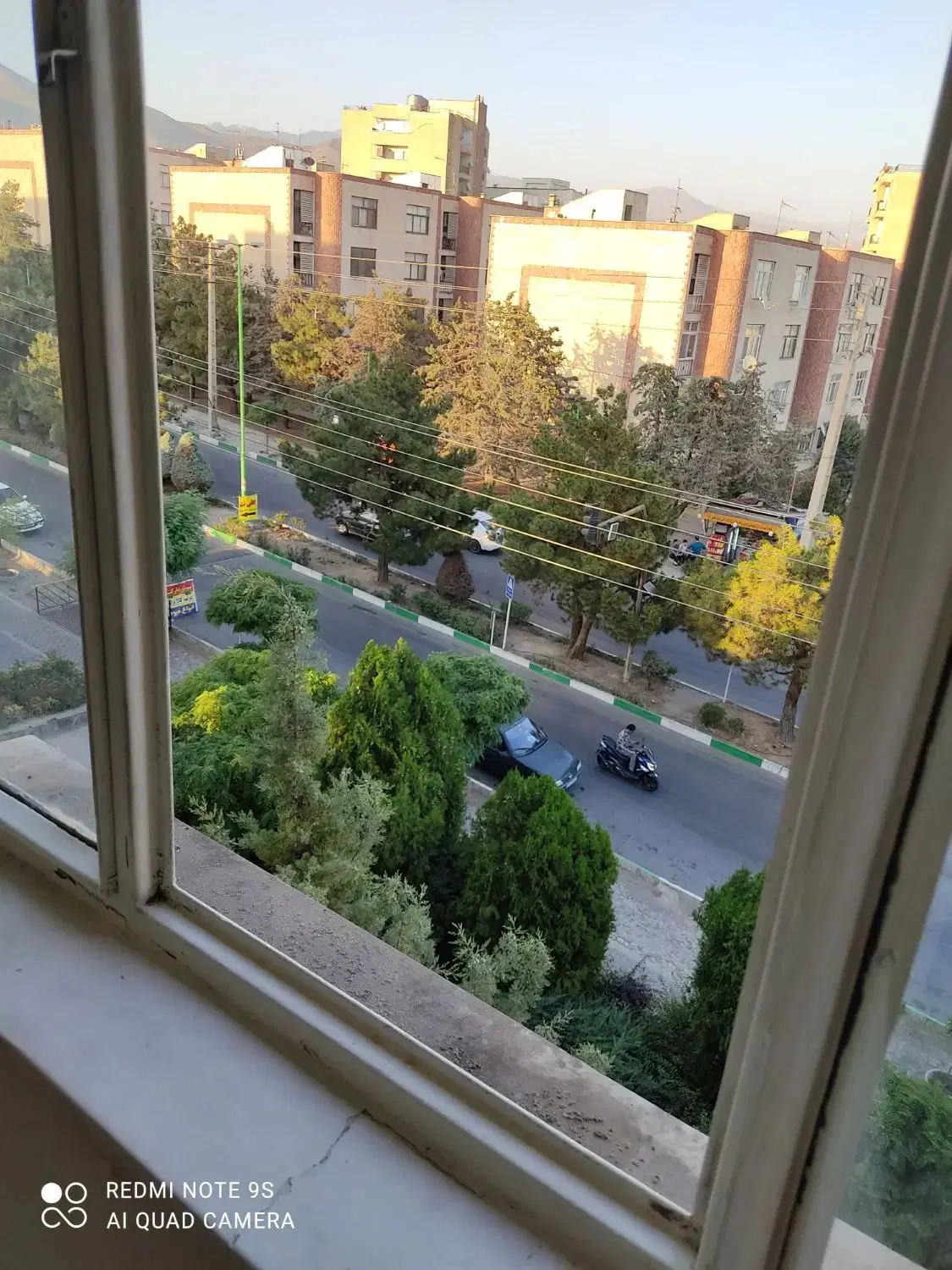 فاز ۱ فروردین جنوبی کد A636 ( املاک برج سفید)
