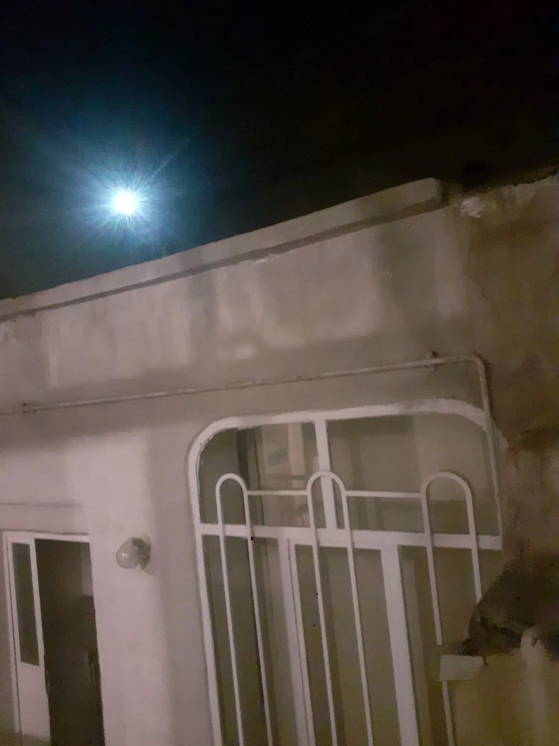 خانه بر خیابان ۱۶ متری