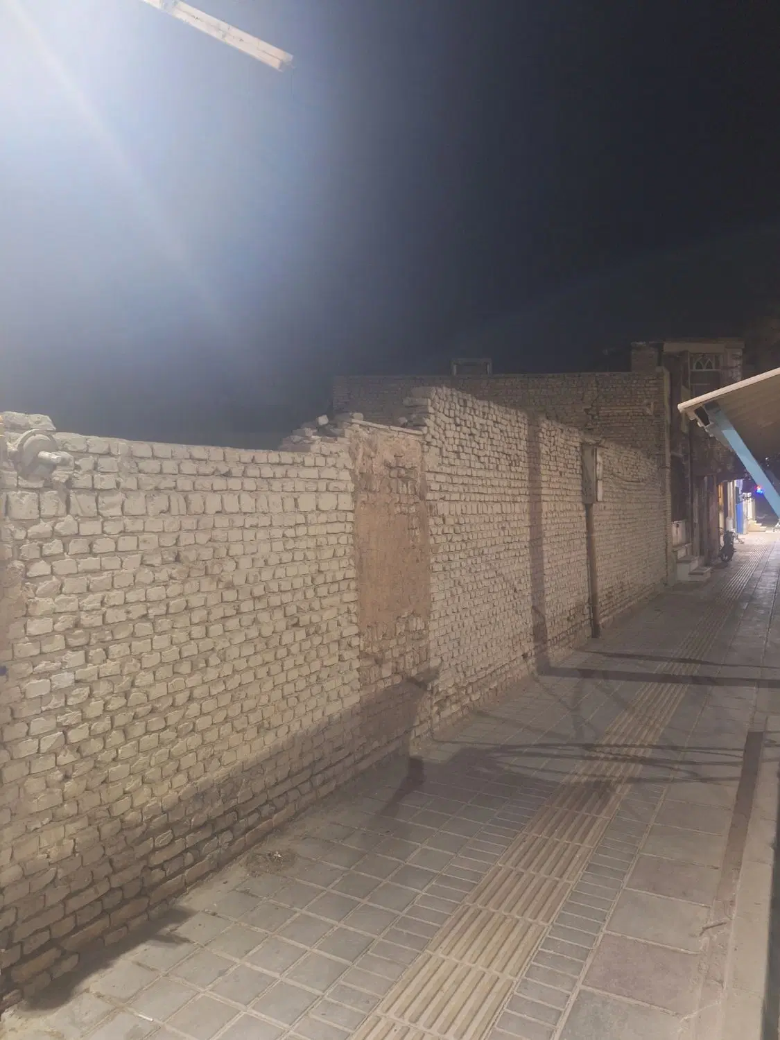 زمین دویست متر دو کله _بر بلوار اصلی_بر ۲۰