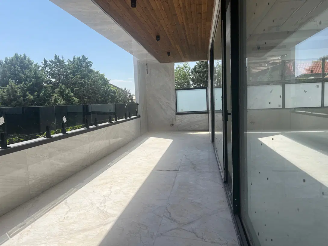 ۱۰۵متر روبه افتاب بالای اسبی