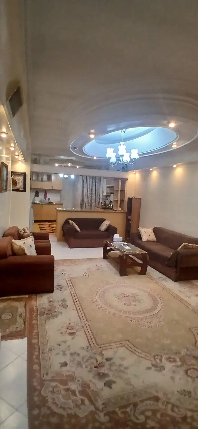 آپارتمان 82 متری