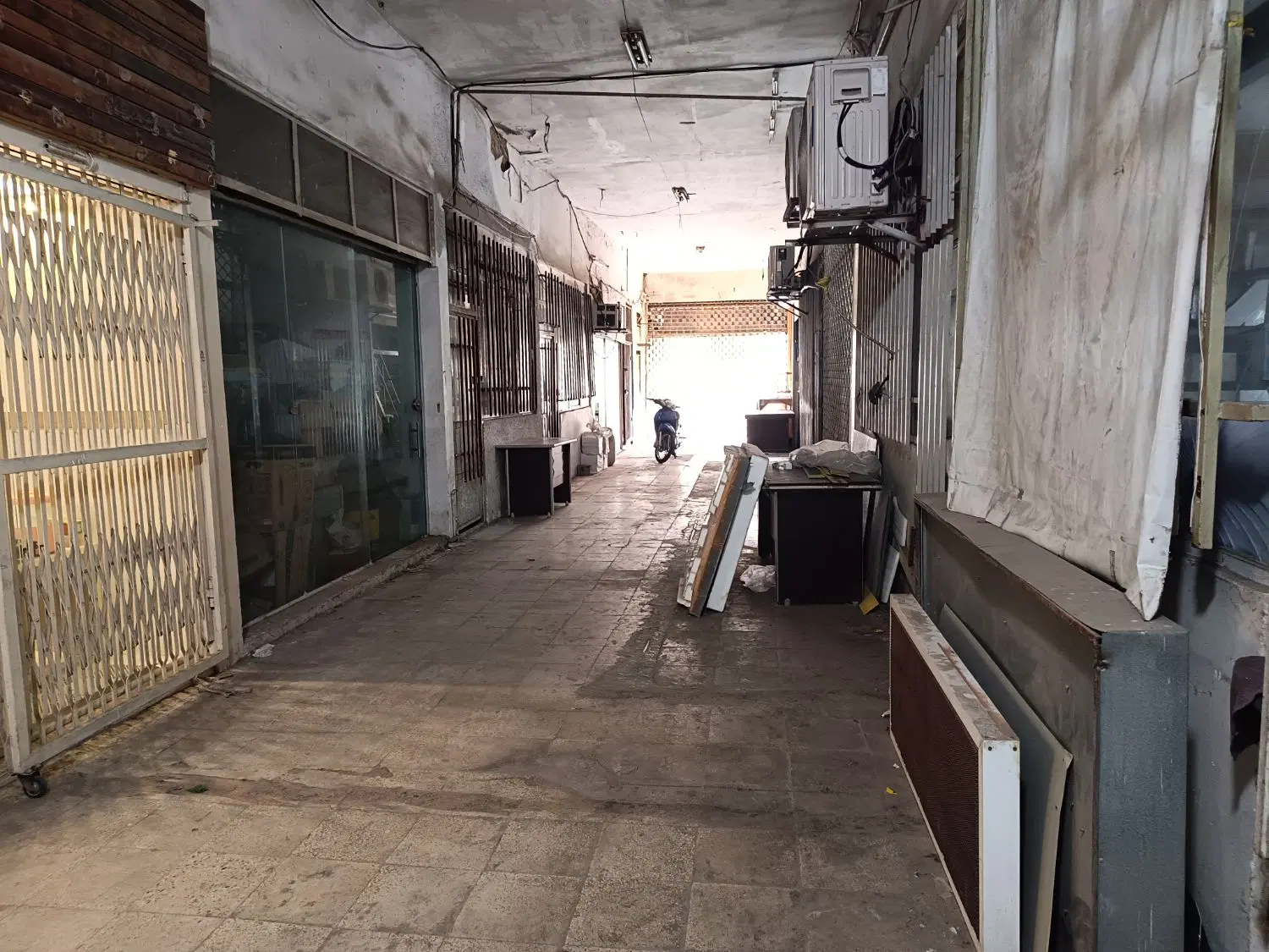 مغازه فروشی با بالکن مرکز ساری