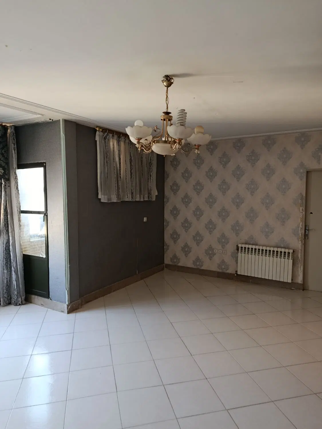 فروش آپارتمان دوخوابه واقع در باهنر شمالی