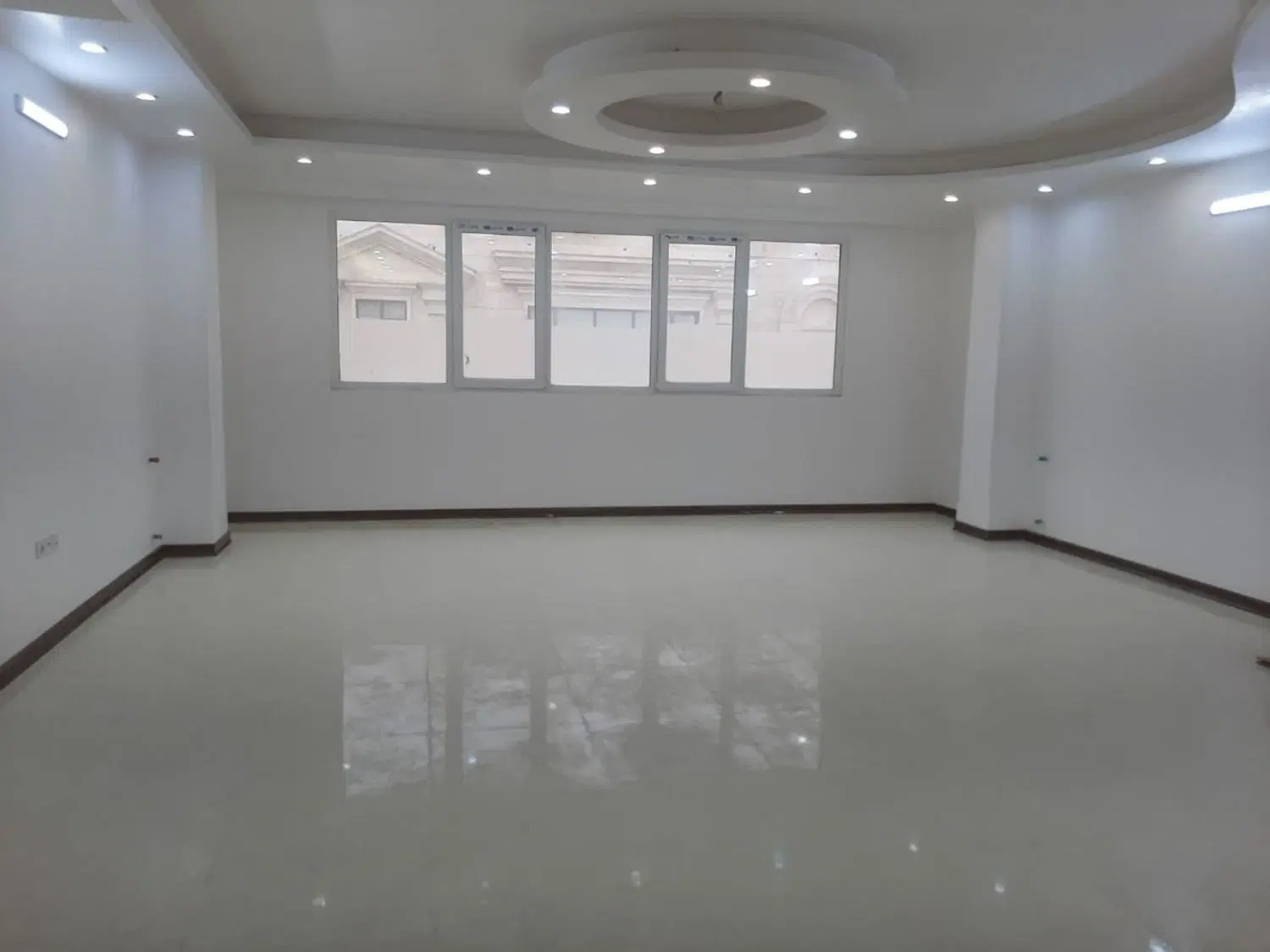 واحد ۱۲۰متری_ تک واحدی _درحدکلیدنحورده