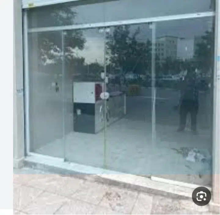 یک باب مغازه ۱۰ متری