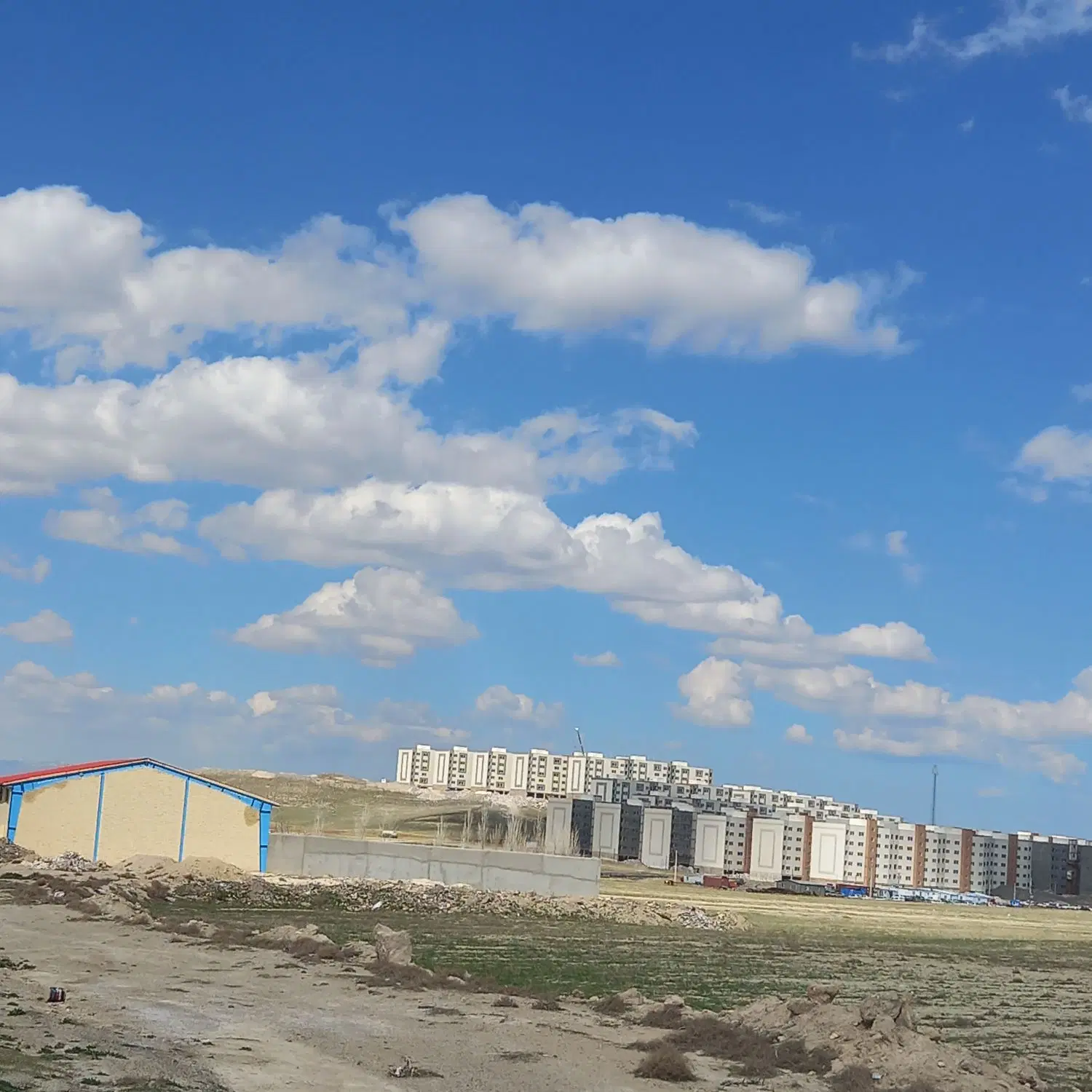 زمین ۳۲۰ متر در شهرک بهارستان
