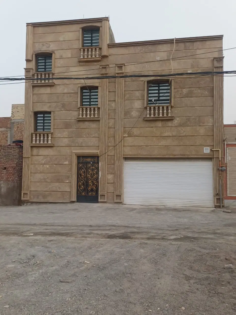 خانه دو طبقه  در شهرک برق