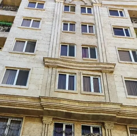 85متر سالن پرده خور _روبه افتاب _نما تراورتن