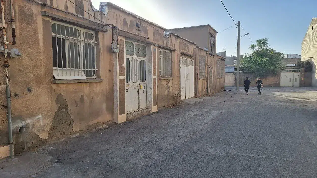 ویلایی20 متری مسیر نفت مناسب آپارتمان سازی