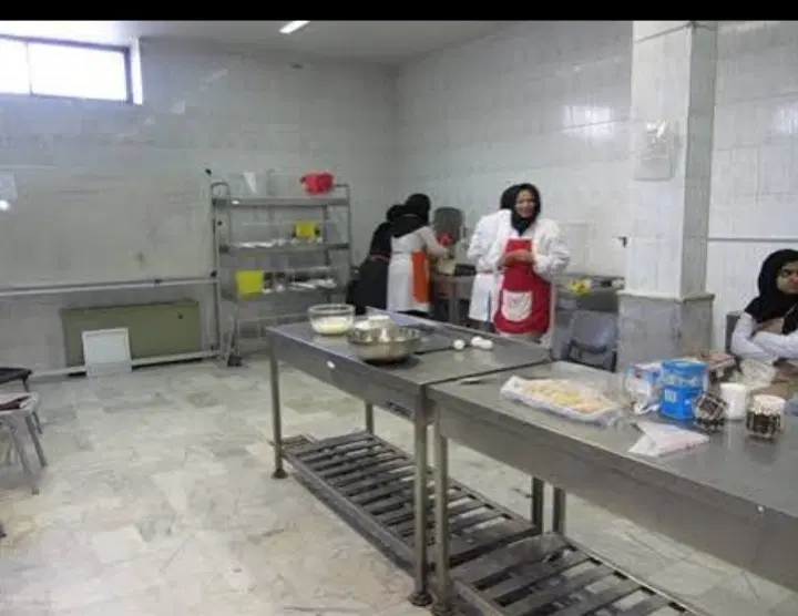 تجاری ۱۳۰متر