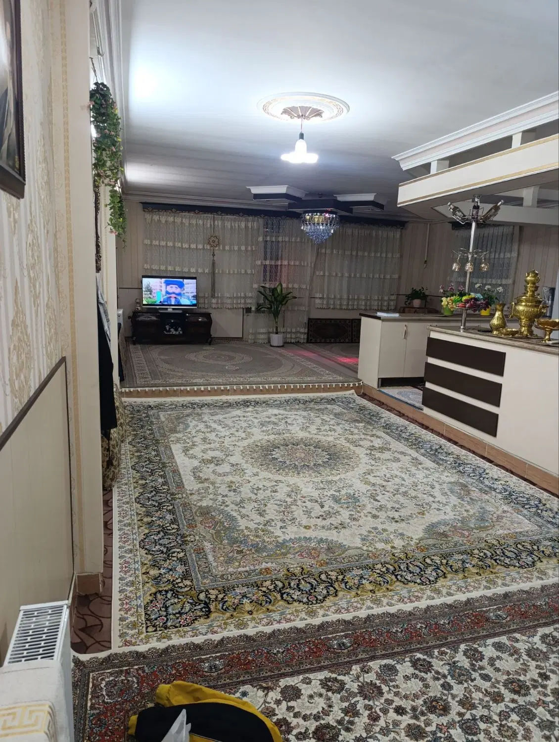 فروش اپارتمان حافظ شمالی تک واحدی طبقه ۳ ۹۴ متری