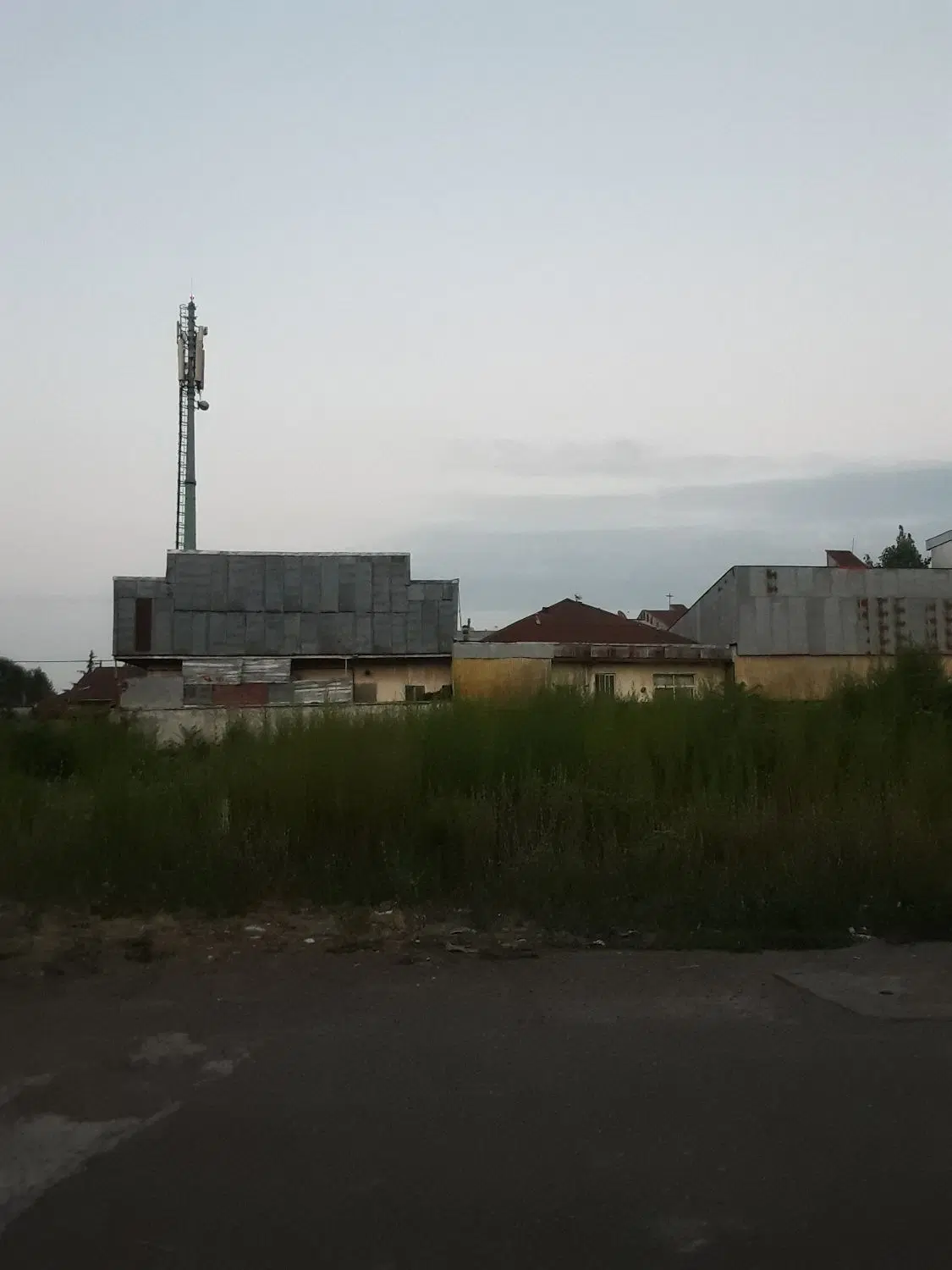 زمین به متراژ۱۲۵متر مناسب برای ویلا سازی