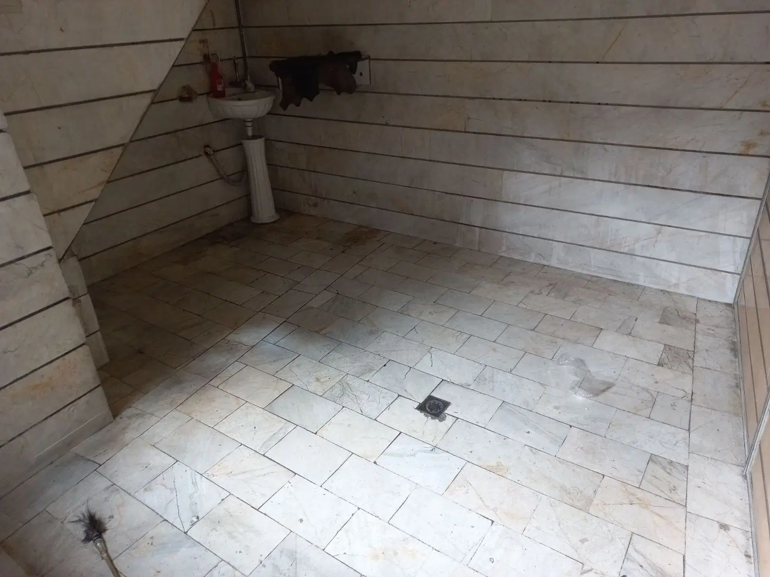 اجاره مغازه در کف بازار منوچهر خانی
