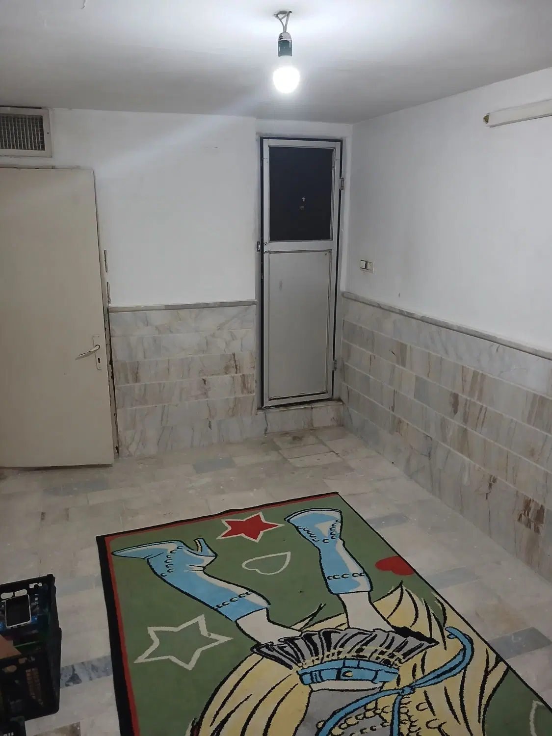 ۷۰مترطبقه همکف.راه مشترک