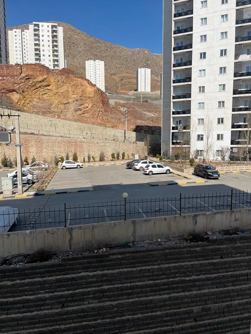 فروش آپارتمان فول لاکچری در فاز ۱۱