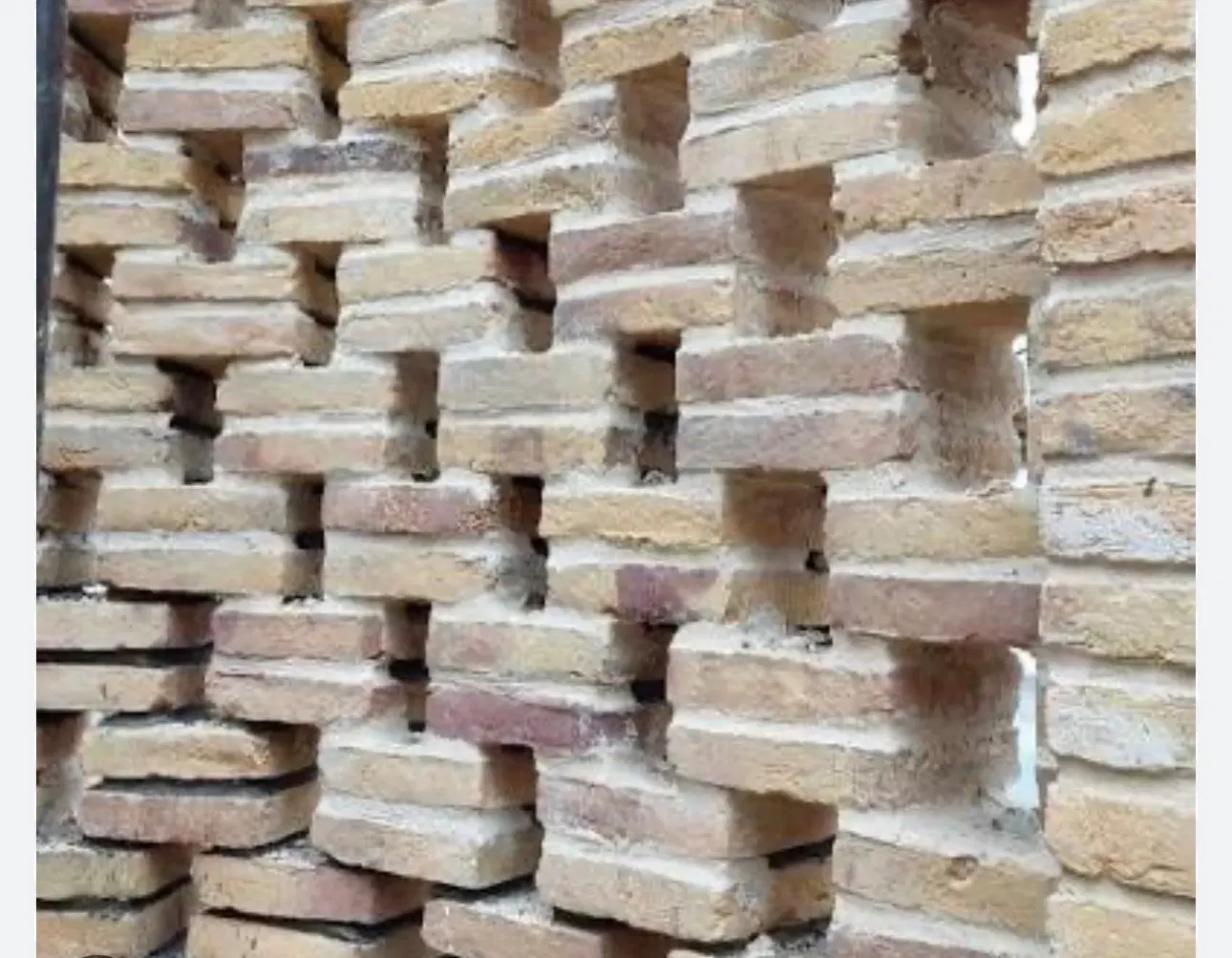 خانه ۱۰۰ متری سفت کاری شده