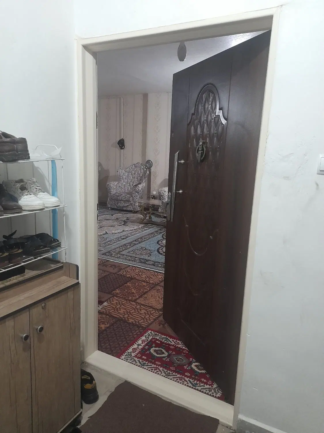 آپارتمان طبقه اول
