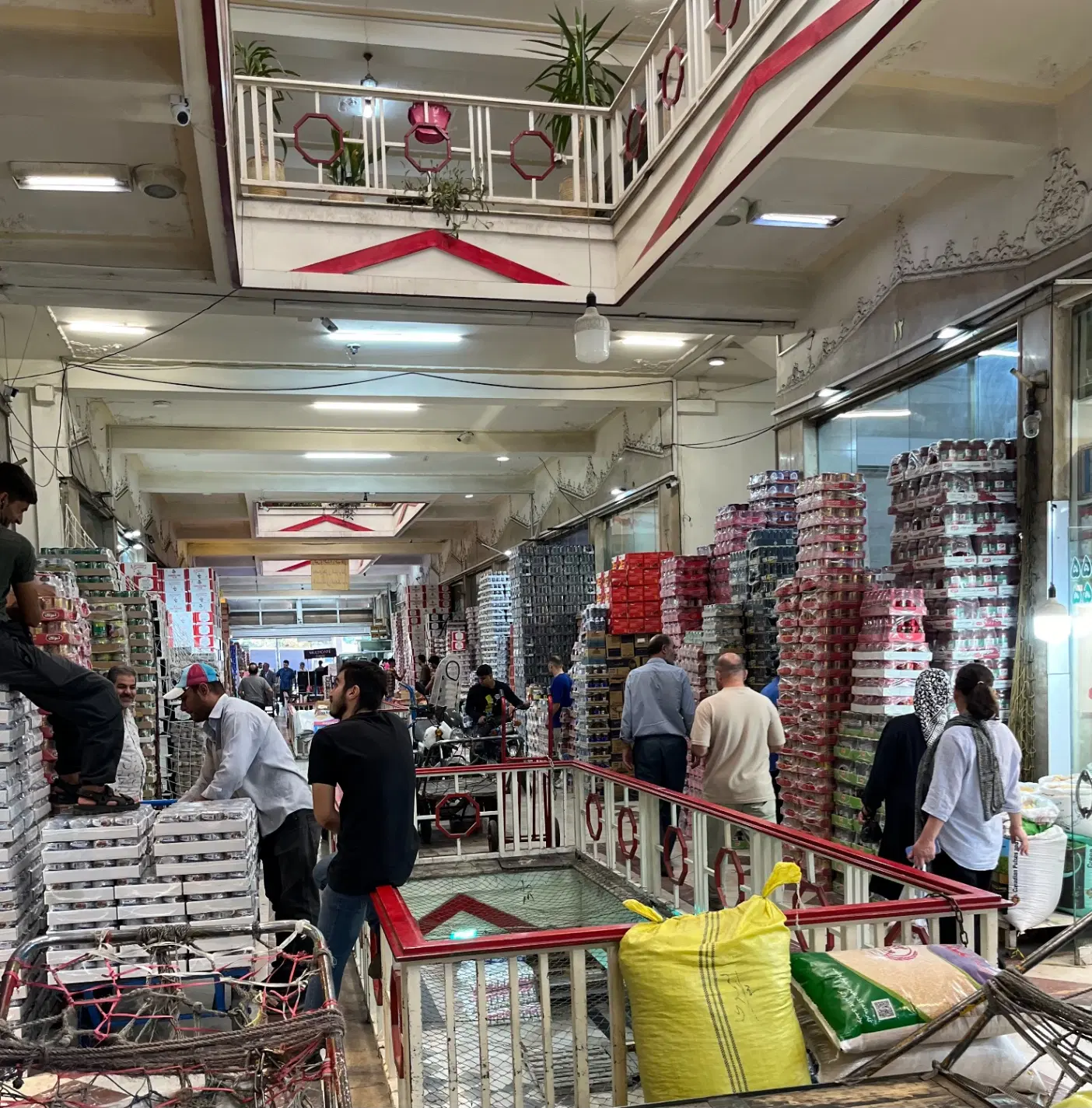 ۲۱ متر مغازه بازار میدان اعدام پاساژ برلیان