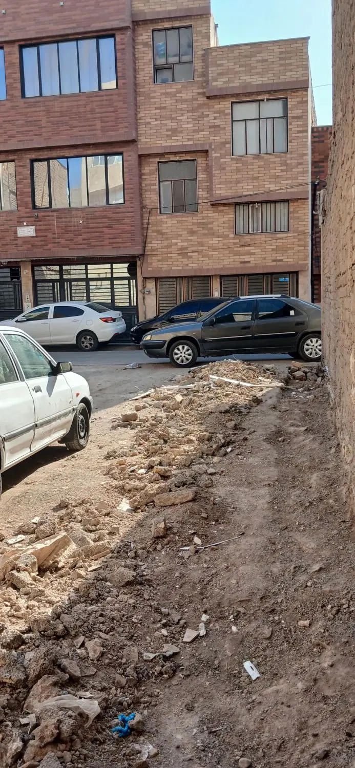 زمین ۱۰۱ متری در جوادالائمه با پروانه ساخت ۲ طبقه