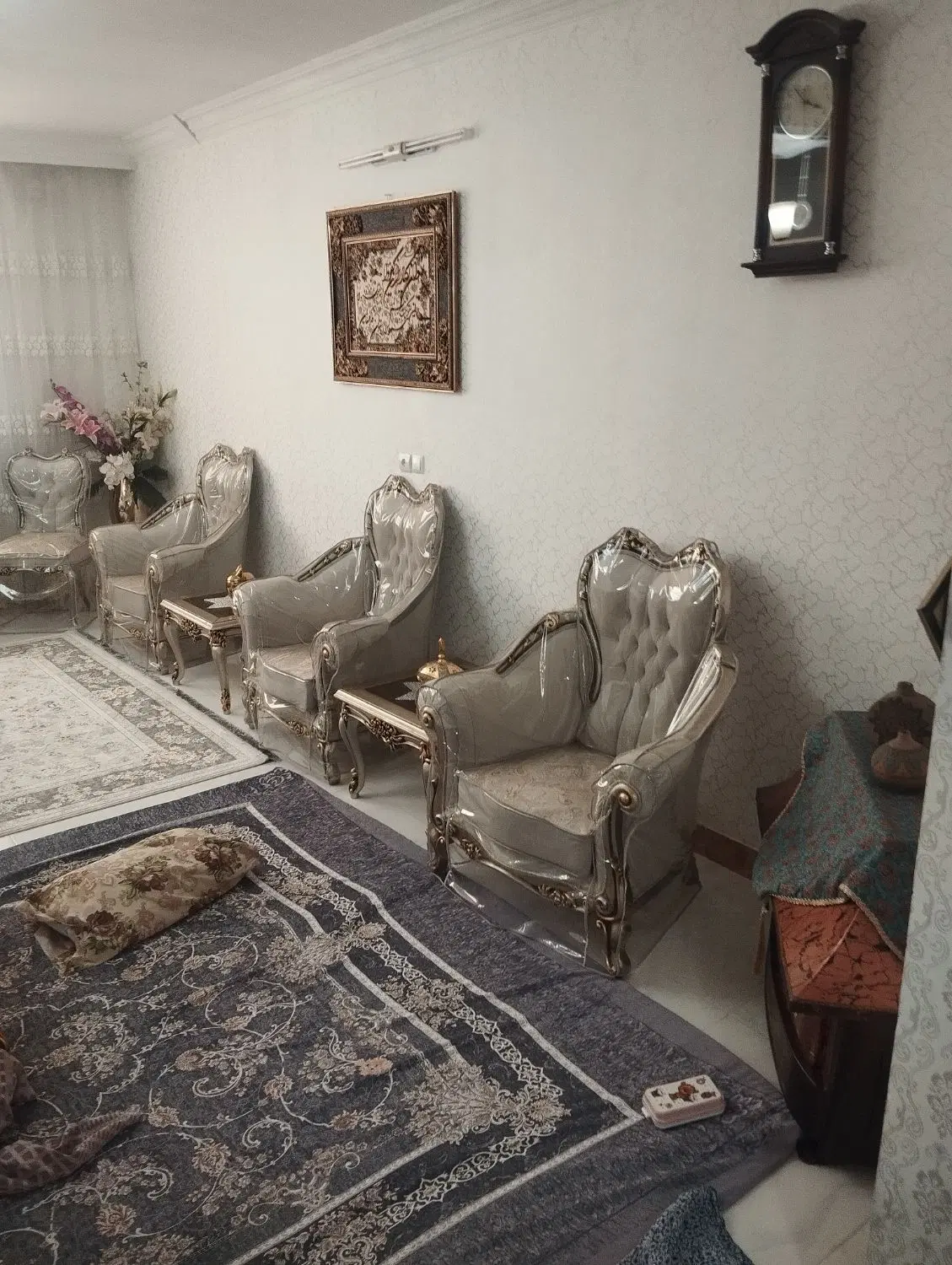 آپارتمان90متری نزدیک حاشیه باکلیه لوازم منزل لوکس