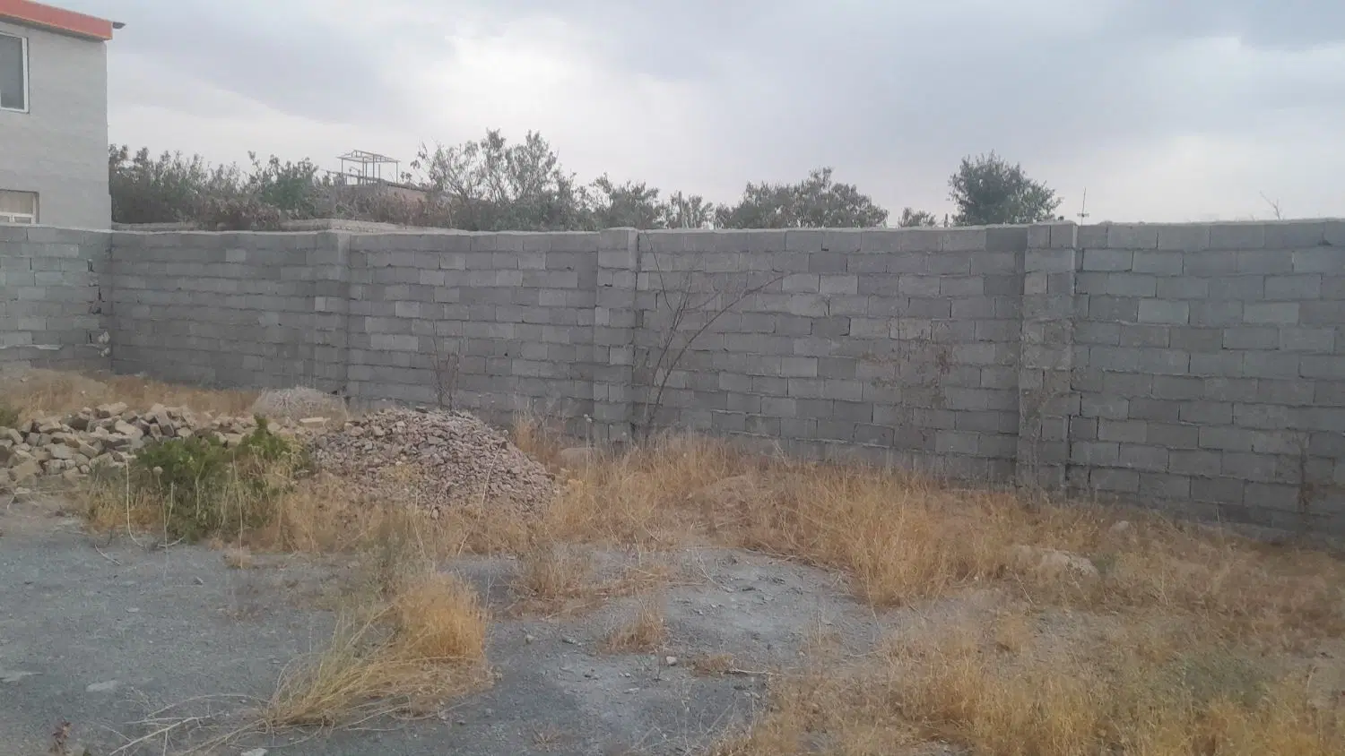 زمین مسکونی.