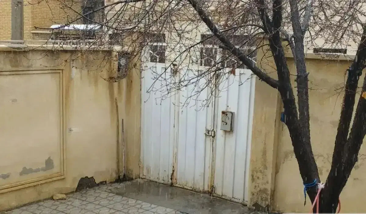 ملک کلنگی دوکله با مغازه واقع در شهرک بعثت فراهانی