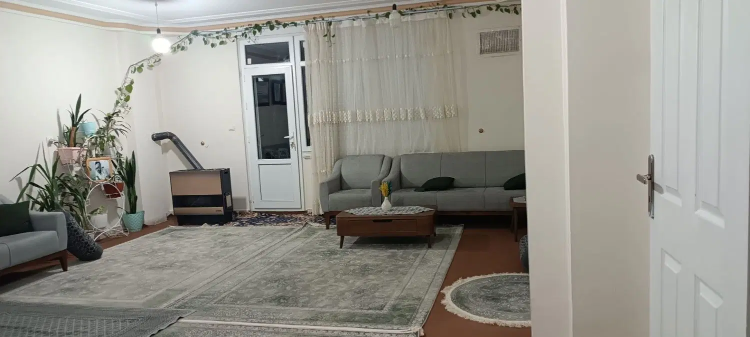 فروش یک آپارتمان دوخوابه از چهار تبقه حسن آباد
