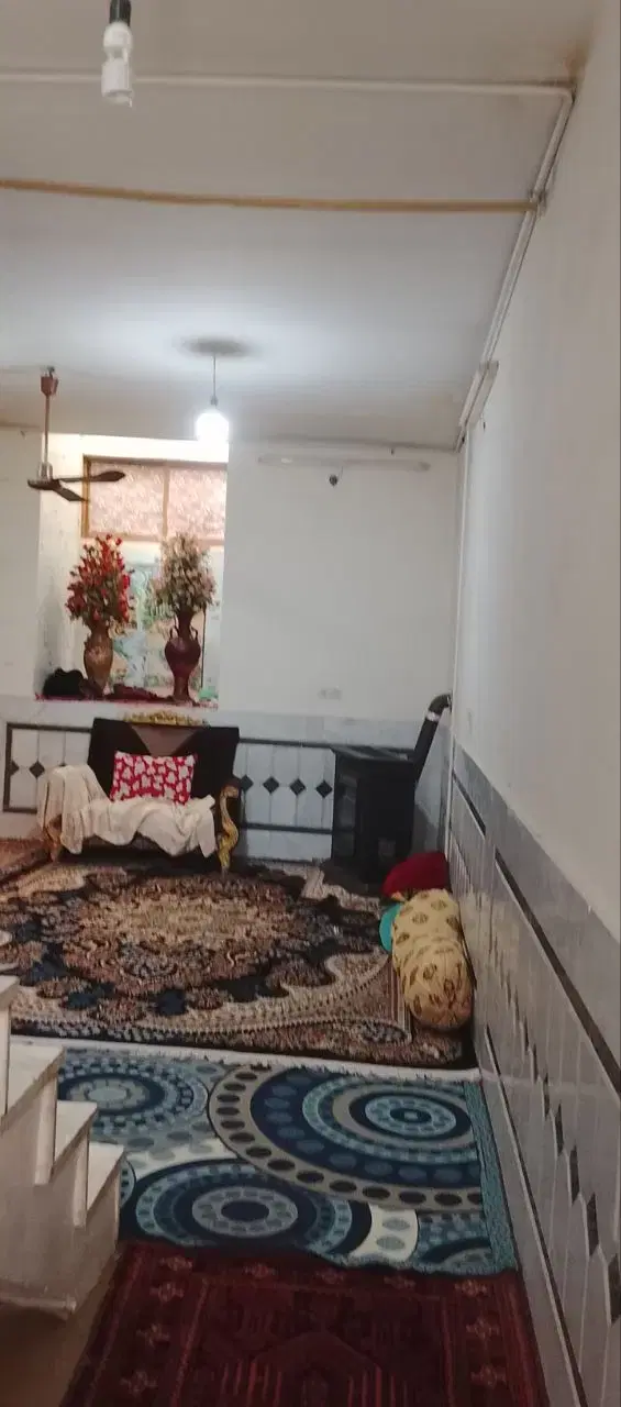 فروش ویلایی ۳۰۰ متری بر خیابان اصلی