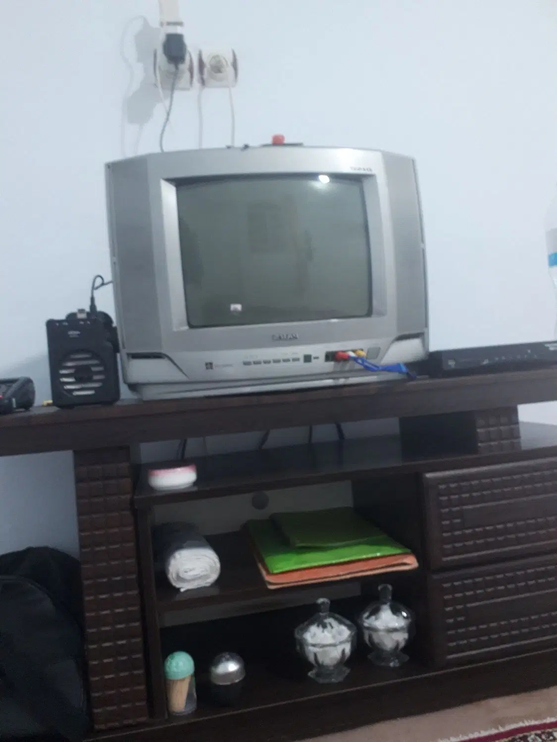 هم خونه  اقا مجردی