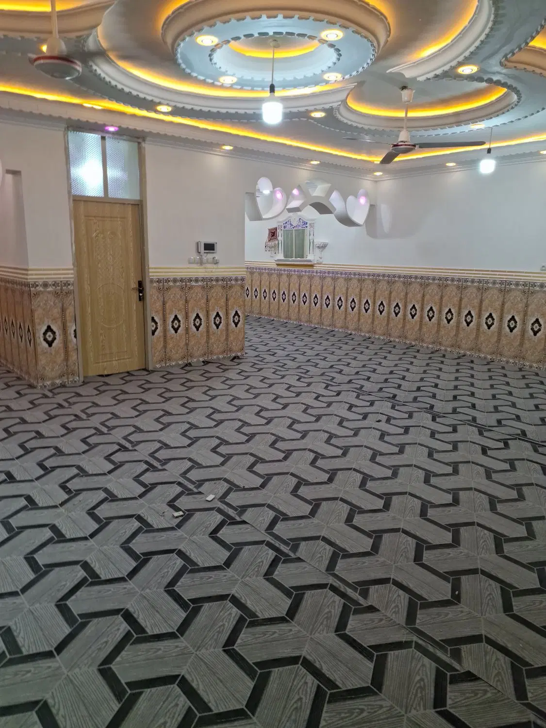 خانه ویلایی دوطبقه نما جنوبی