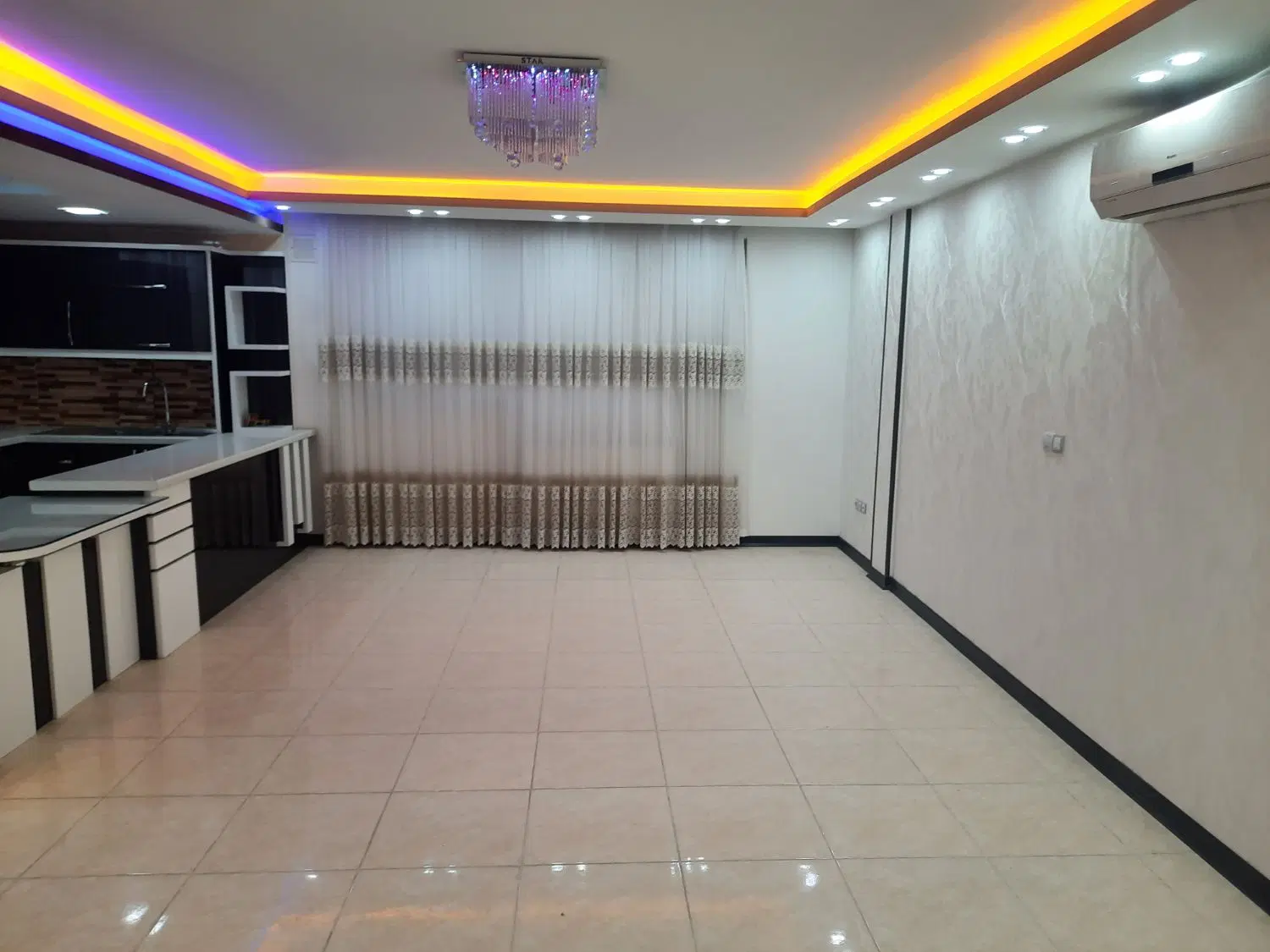 اپارتمان ۲ خوابه