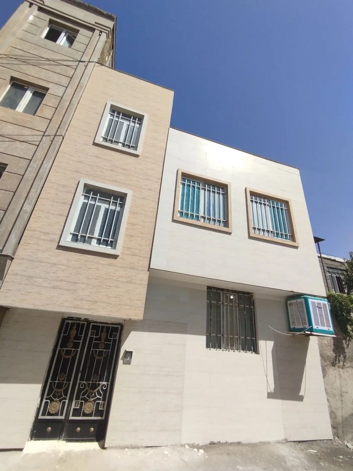 فروش خانه دو طبقه ویلایی