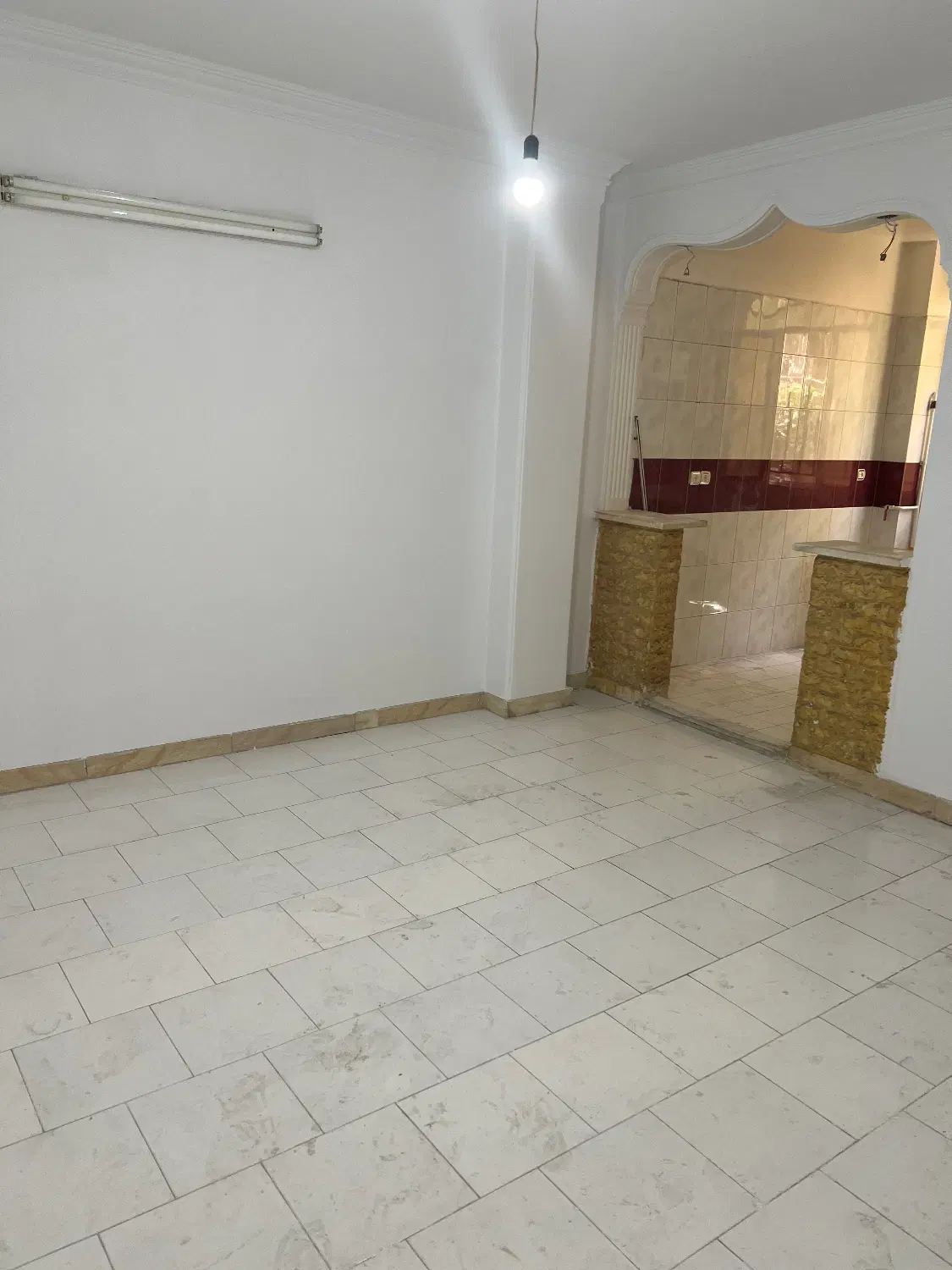 ۴۳متر یکخواب ط همکف رودکی مترو