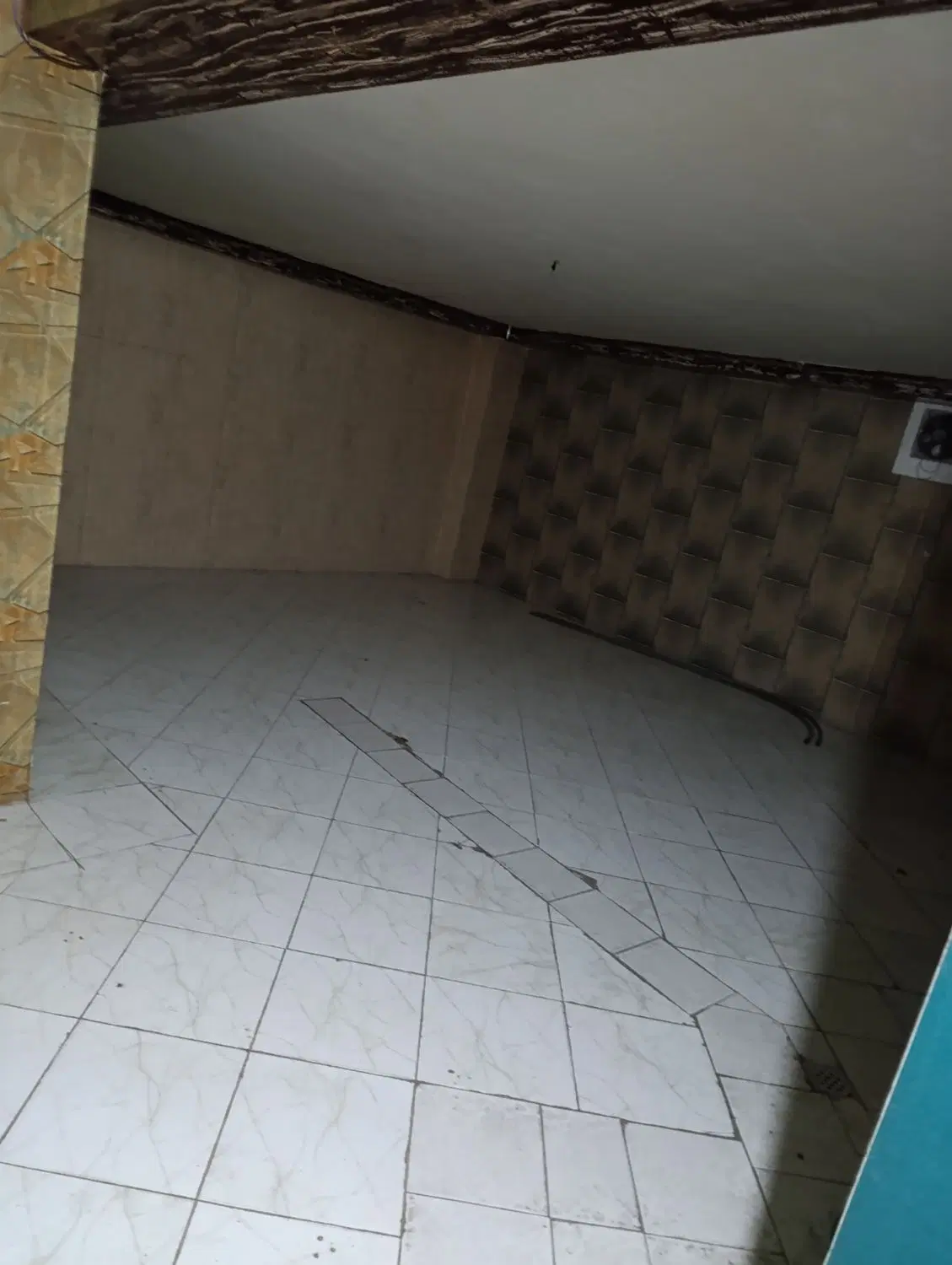 رهنو اجاره مغازه متراژ بزرگ مناسب انواع مشاغل