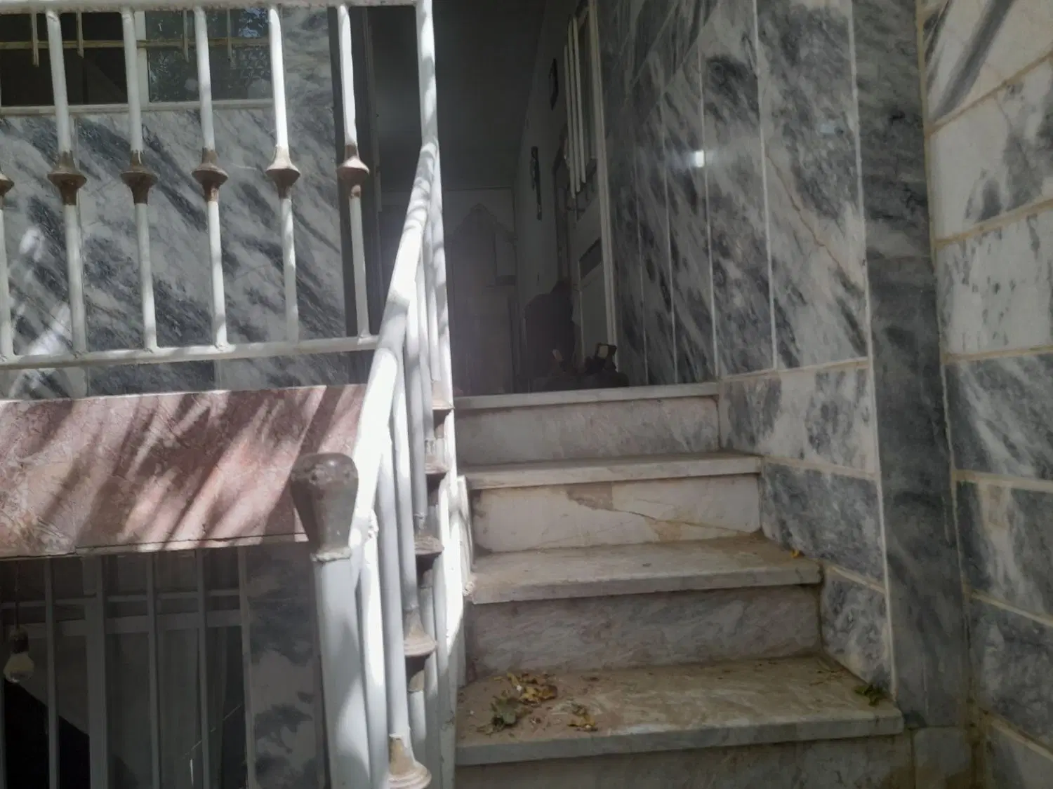 خانه دو طبقه ویلایی شکار در سیدی