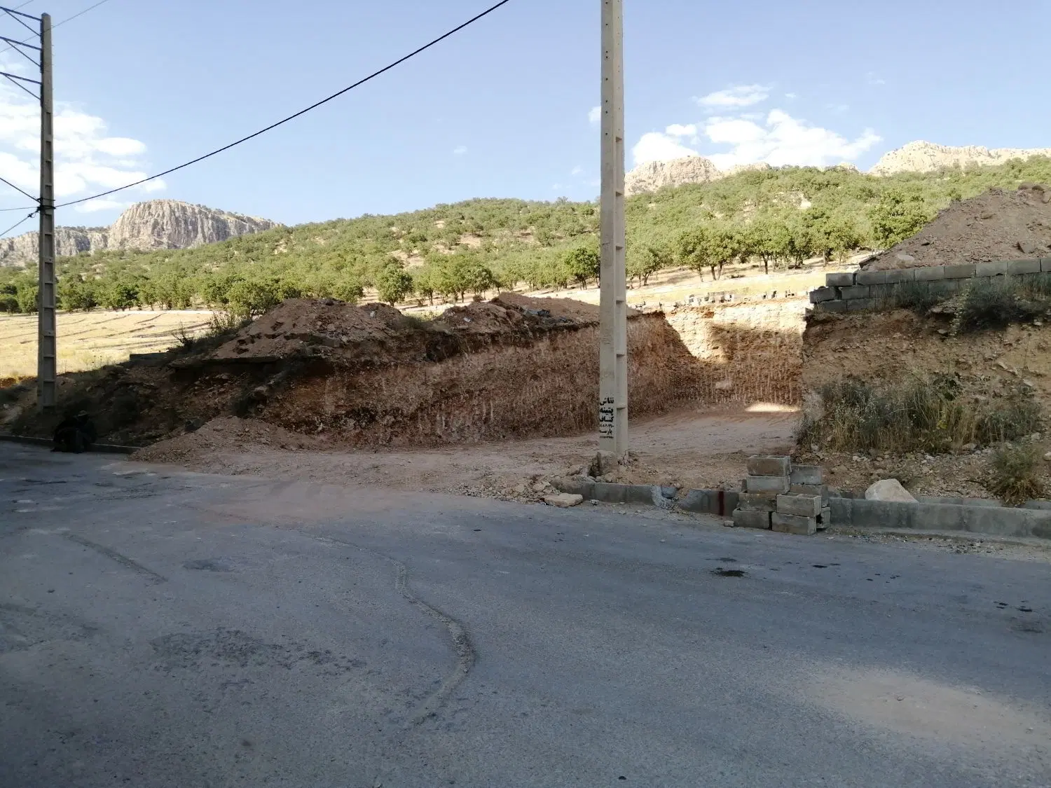 275 متر زمین دارای سند و پروانه میدان کوهنورد