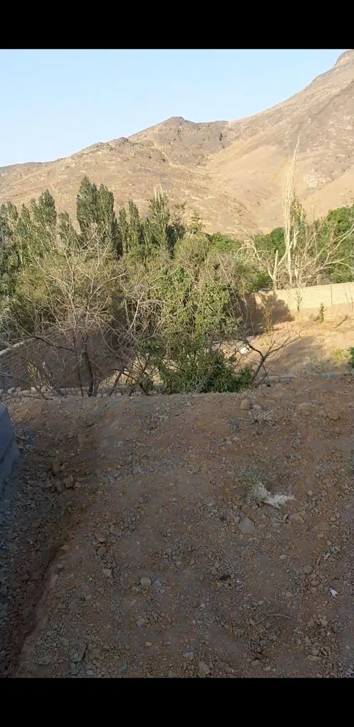 زمین ۲۰۰ متری در وشنوه
