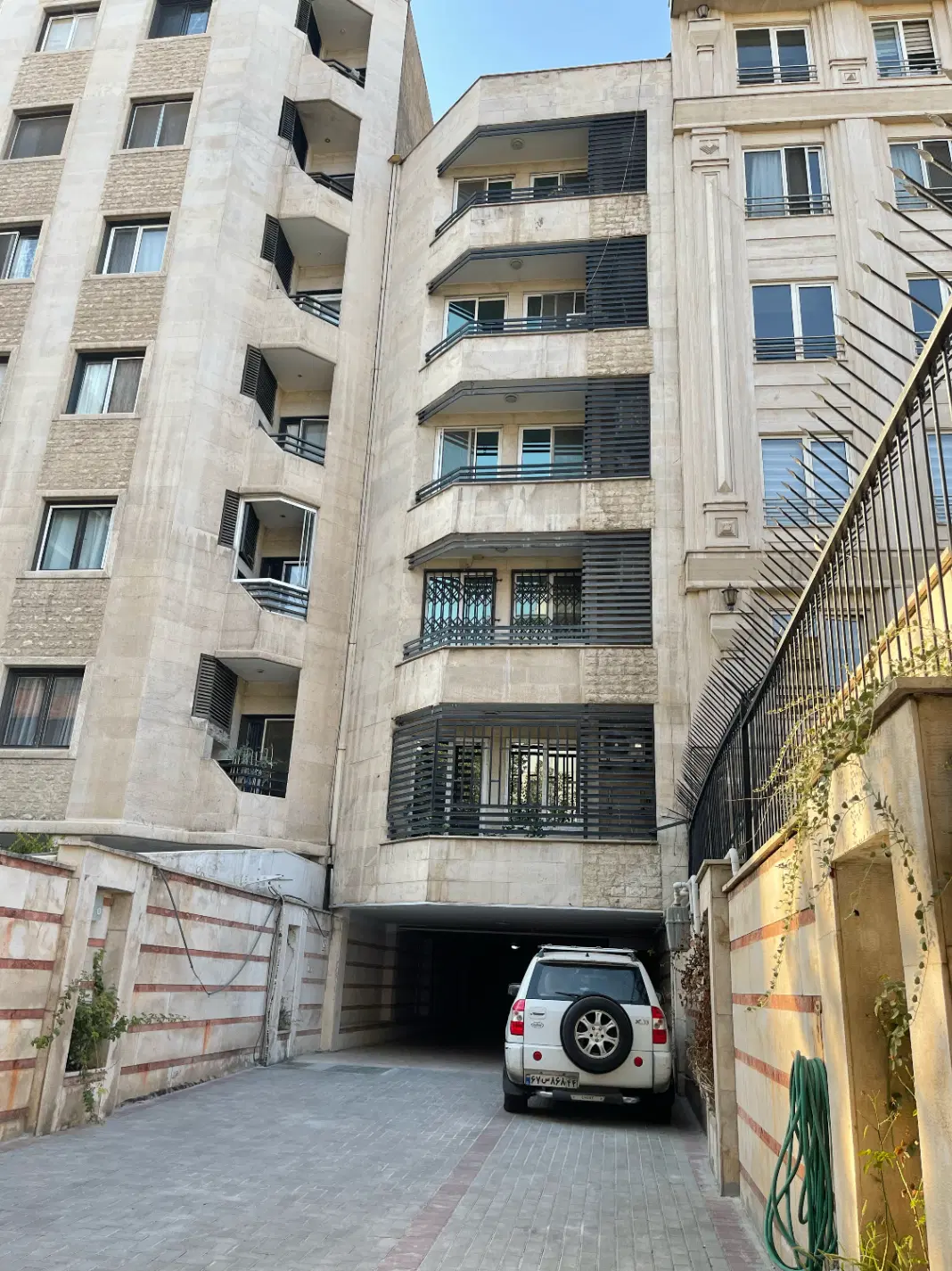 ۶۷ متر اداری با ۱۰ متر پاسیو کاربردی میدان کاج