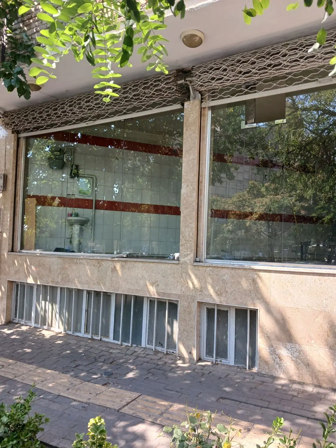 مغازه ۵۵متری برای داروخانه وفروشگاه