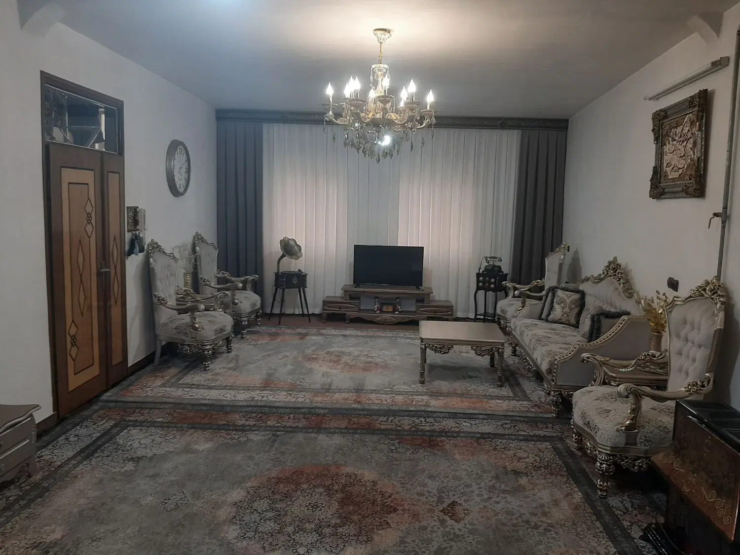 ساختمان ویلایی تک طبقه با پیلوت