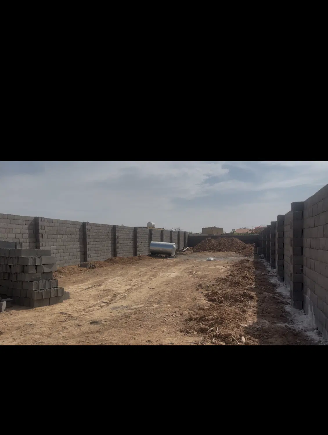 زمین باغ ویلا ۵۰۰ متری دور دیوار در مجتمع ویلایی