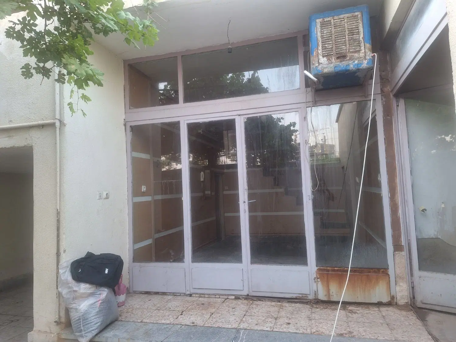 خانه ویلایی قدیمی وانبار وکارگاه ۱۱۰متر